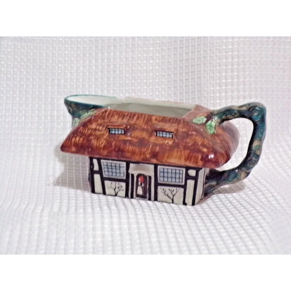 Antique Vtg John Maddock & Sons England Creamer ‎ Royal Vitreous Thatch Cottage